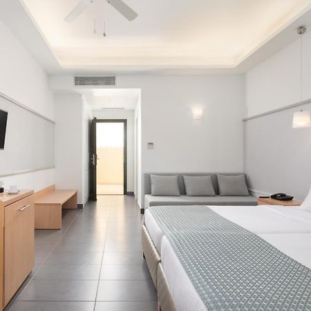 Sentido Apollo Palace Mesongi Luaran gambar A room at the hotel