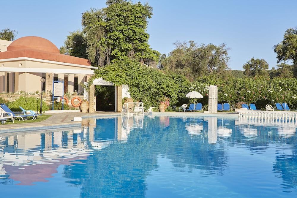 Sentido Apollo Palace Mesongi Luaran gambar The swimming pool at the hotel