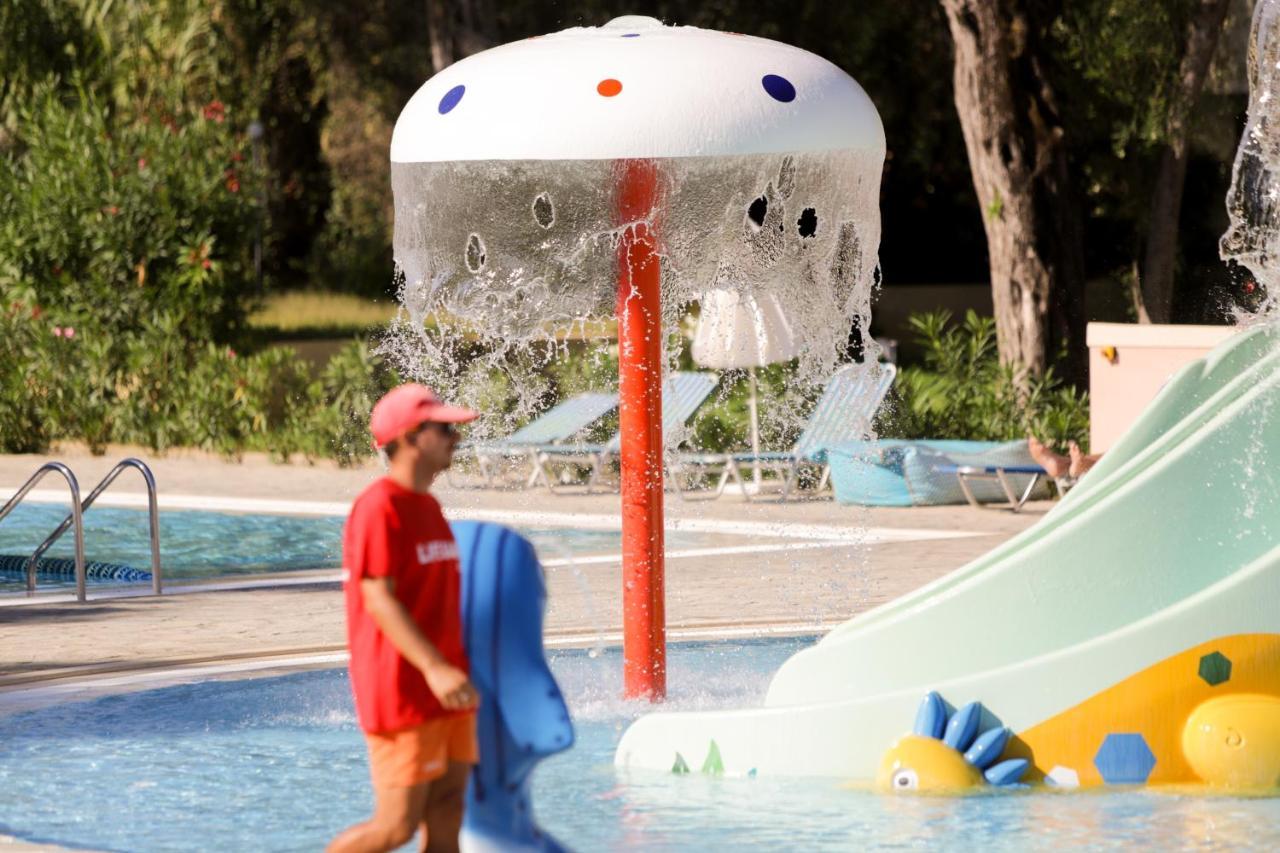 Sentido Apollo Palace Mesongi Luaran gambar Mushroom umbrella