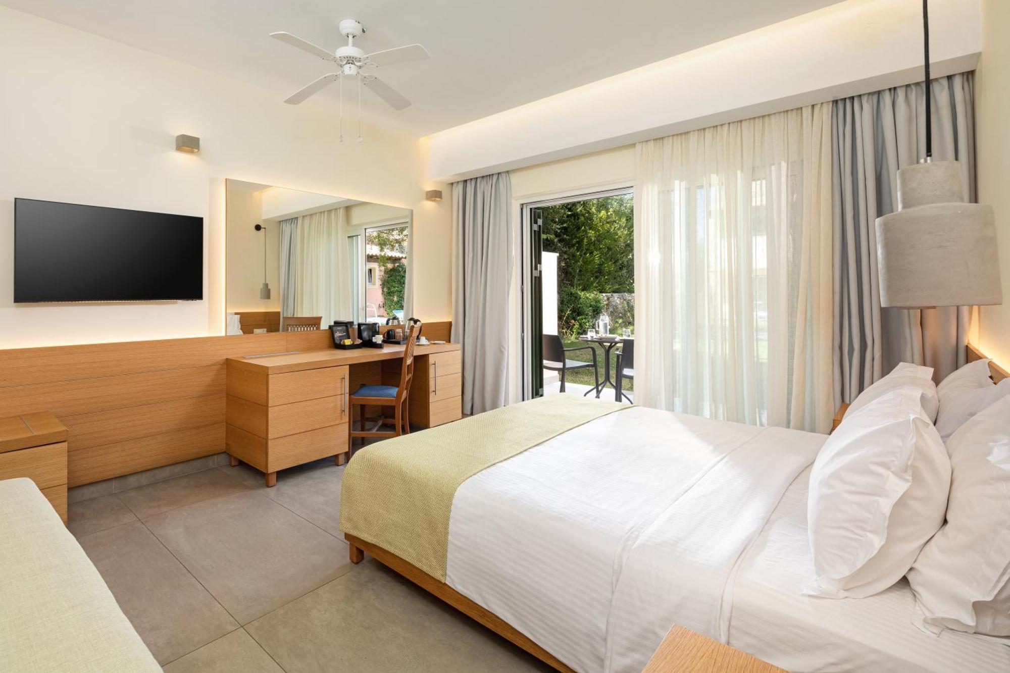 Sentido Apollo Palace Mesongi Luaran gambar Deluxe Room