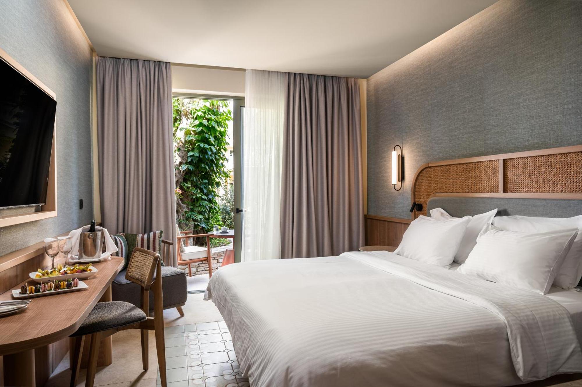 Sentido Apollo Palace Mesongi Luaran gambar Deluxe Room