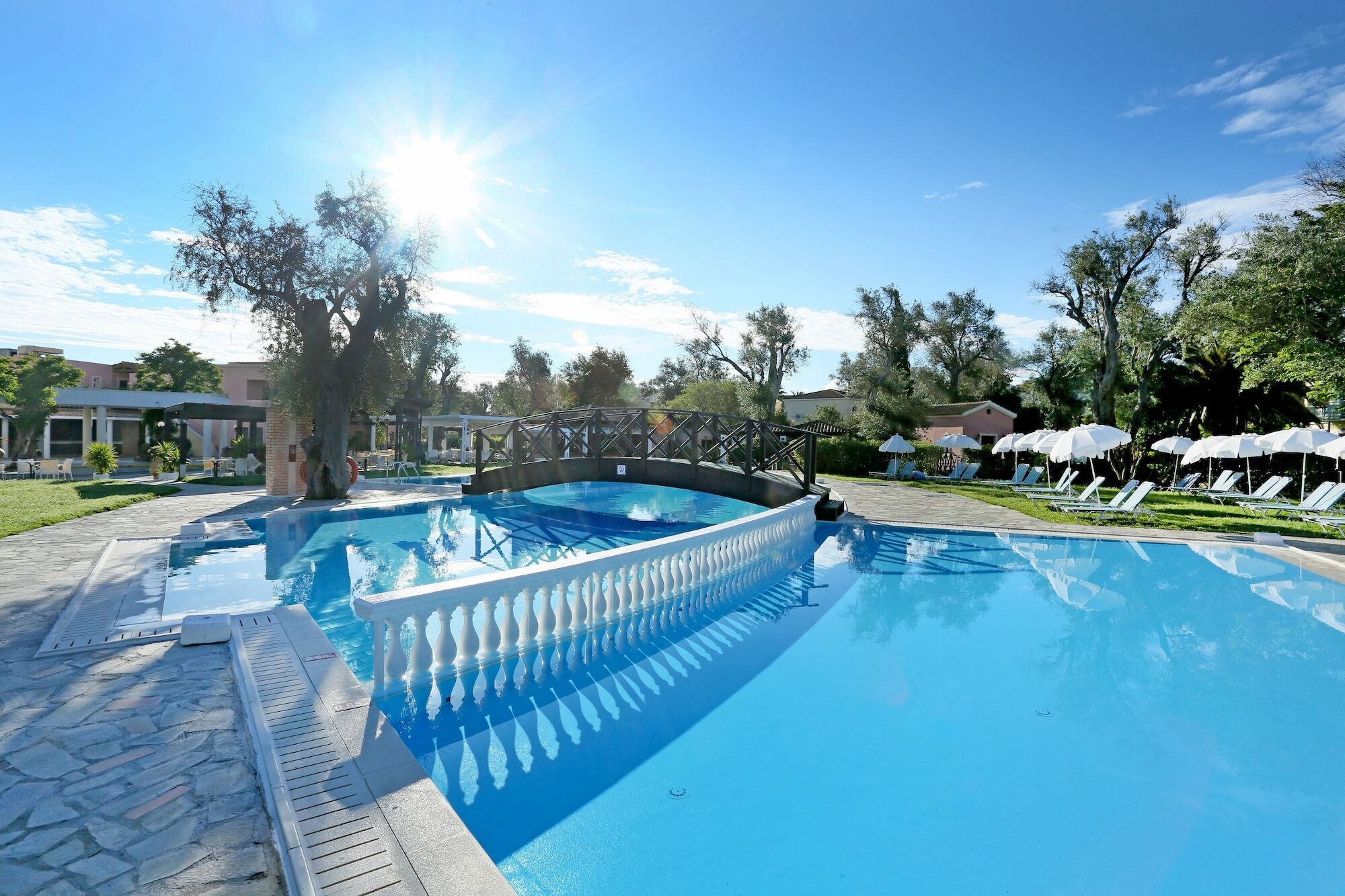 Sentido Apollo Palace Mesongi Luaran gambar A swimming pool